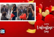 ‘व्हॅलेंटाईन डे’ : विद्यार्थ्यानं गुडघ्यावर बसून केलं प्रपोज, शिक्षिकेची प्रतिक्रिया चर्चेत…व्हिडिओ व्हायरल….!