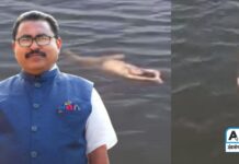 जागतिक ‘योग दिनी’ सेवानिवृत्त अधिकाऱ्याची पाण्यात ‘योगसाधना’ : काळवटी तलावात थरारक प्रात्यक्षिके…!